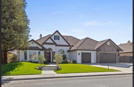 House 4 bedrooms, with pool