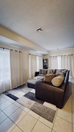 House 3 bedrooms, with garden