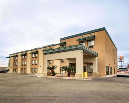 Hotel with jacuzzi