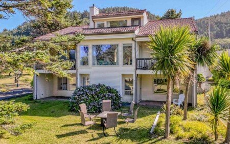 House 4 bedrooms, with pool