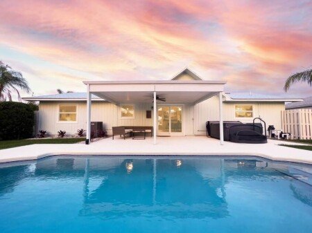 House 2 bedrooms, with pool