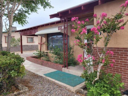 House 2 bedrooms, with garden