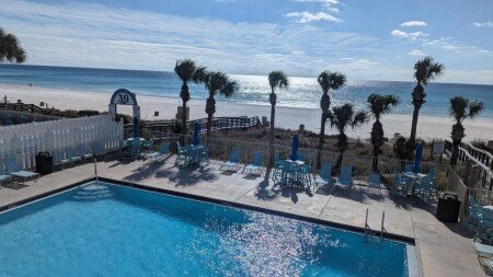 House 2 bedrooms, with pool