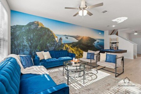 House 8 guests, with garden