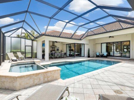 House 4 bedrooms, with jacuzzi