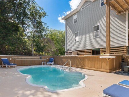 House 4 bedrooms, with jacuzzi