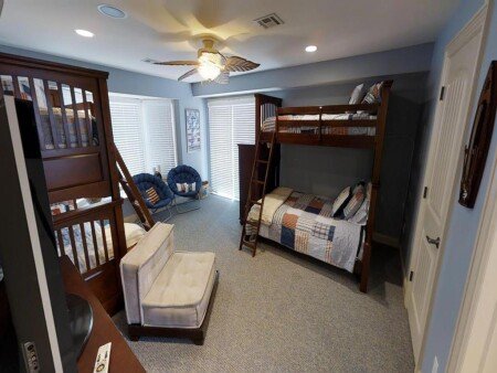 House 5 bedrooms, with pool