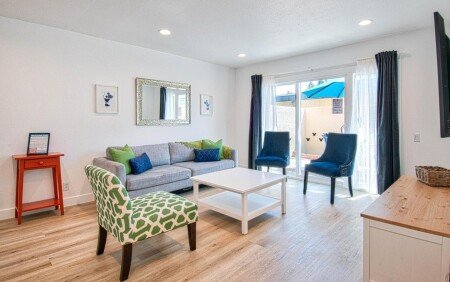 Apartment 9 guests, with jacuzzi