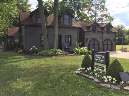Bed and breakfast 5 guests, with pool