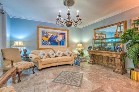 House 6 bedrooms, with jacuzzi