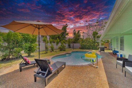 House 3 bedrooms, with pool