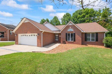 House 3 bedrooms, with garden