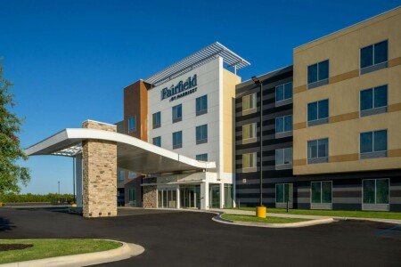 Hotel with pool
