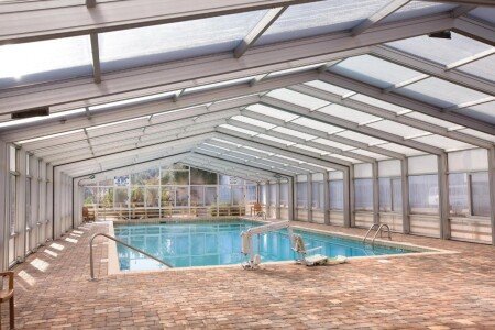 House 2 bedrooms, with pool