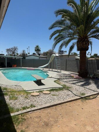 House 4 bedrooms, with jacuzzi