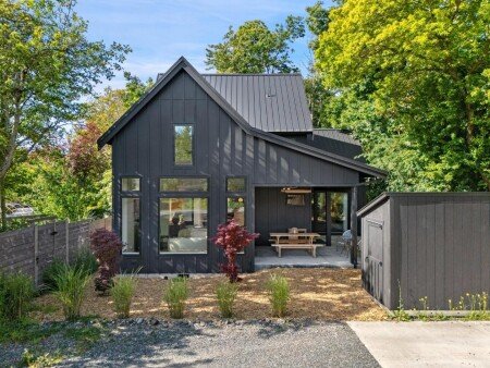 House 9 guests, with air conditioning