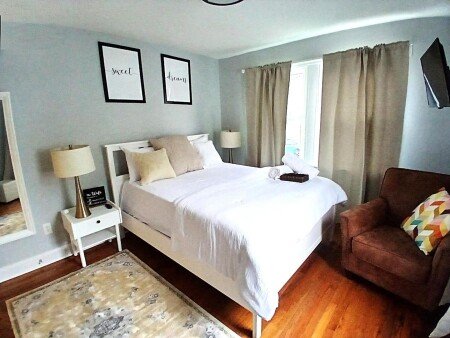 Bed and breakfast 1 bedroom, with parking