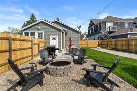 House 6 guests, with gym