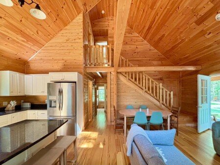 House 8 guests, with air conditioning