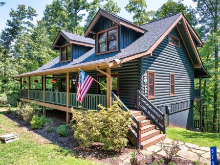 House 3 bedrooms, with jacuzzi