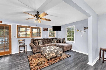 House 20 guests, with jacuzzi