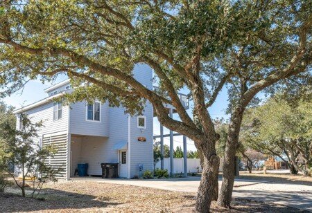 House 10 guests, with jacuzzi