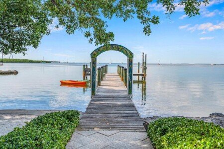 House 4 bedrooms, with jacuzzi