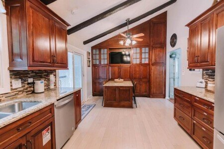 House 4 bedrooms, with jacuzzi