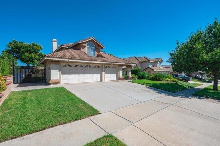 House 8 guests, with garden