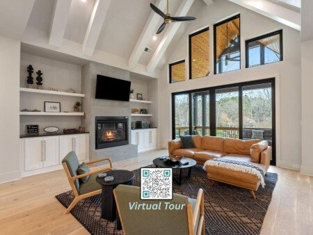 House 12 guests, with jacuzzi