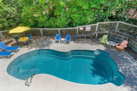 House 8 guests, with jacuzzi