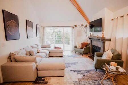 House 6 guests, with jacuzzi