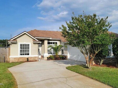 House 4 bedrooms, with jacuzzi