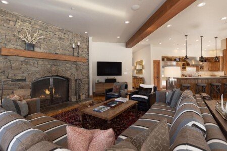 House 14 guests, with jacuzzi