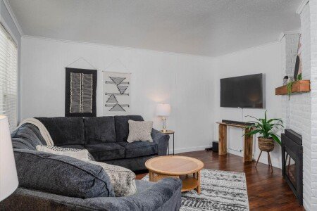 House 6 guests, with garden