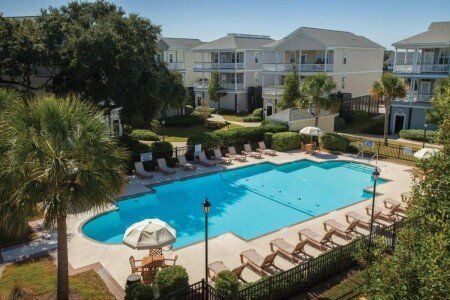 House 4 guests, with pool