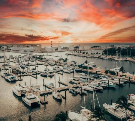 Bateau chic, 4 voyageurs, avec piscine