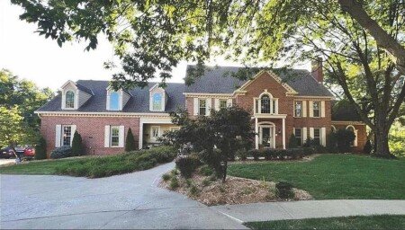 House 12 guests, with jacuzzi