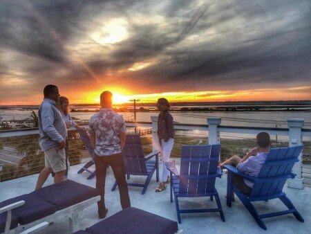 House 12 guests, with jacuzzi