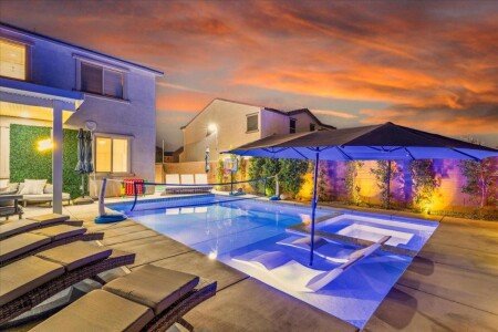House 8 bedrooms, with jacuzzi