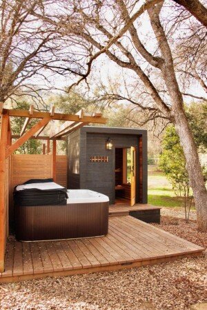 House 12 guests, with jacuzzi