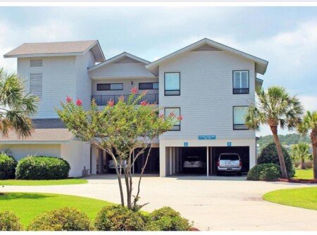 Apartment 7 guests, with jacuzzi