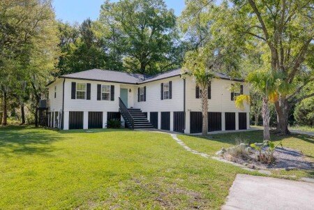 House 4 bedrooms, with jacuzzi