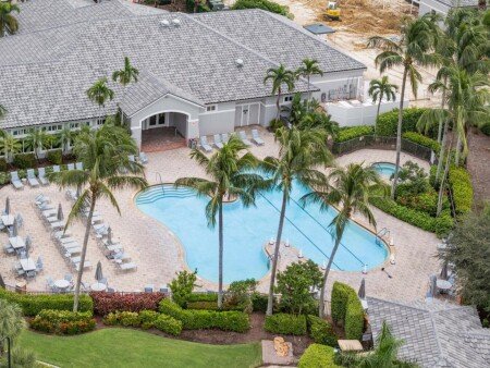 House 6 guests, with jacuzzi