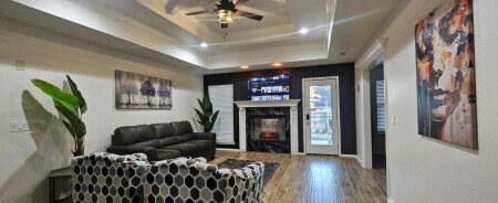 House 6 guests, with jacuzzi