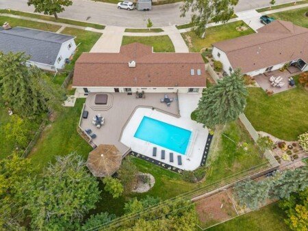 House 4 bedrooms, with jacuzzi