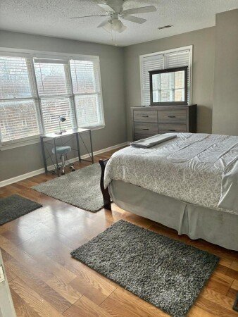 House 7 guests, with jacuzzi