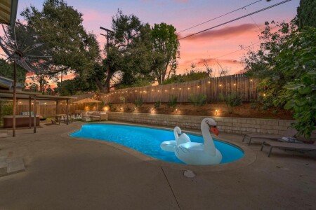 House 4 bedrooms, with jacuzzi