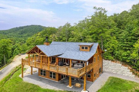 House 4 bedrooms, with jacuzzi