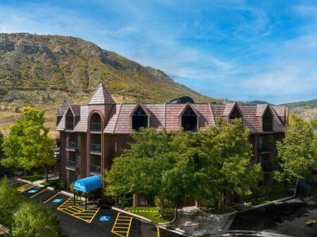 Hotel with jacuzzi